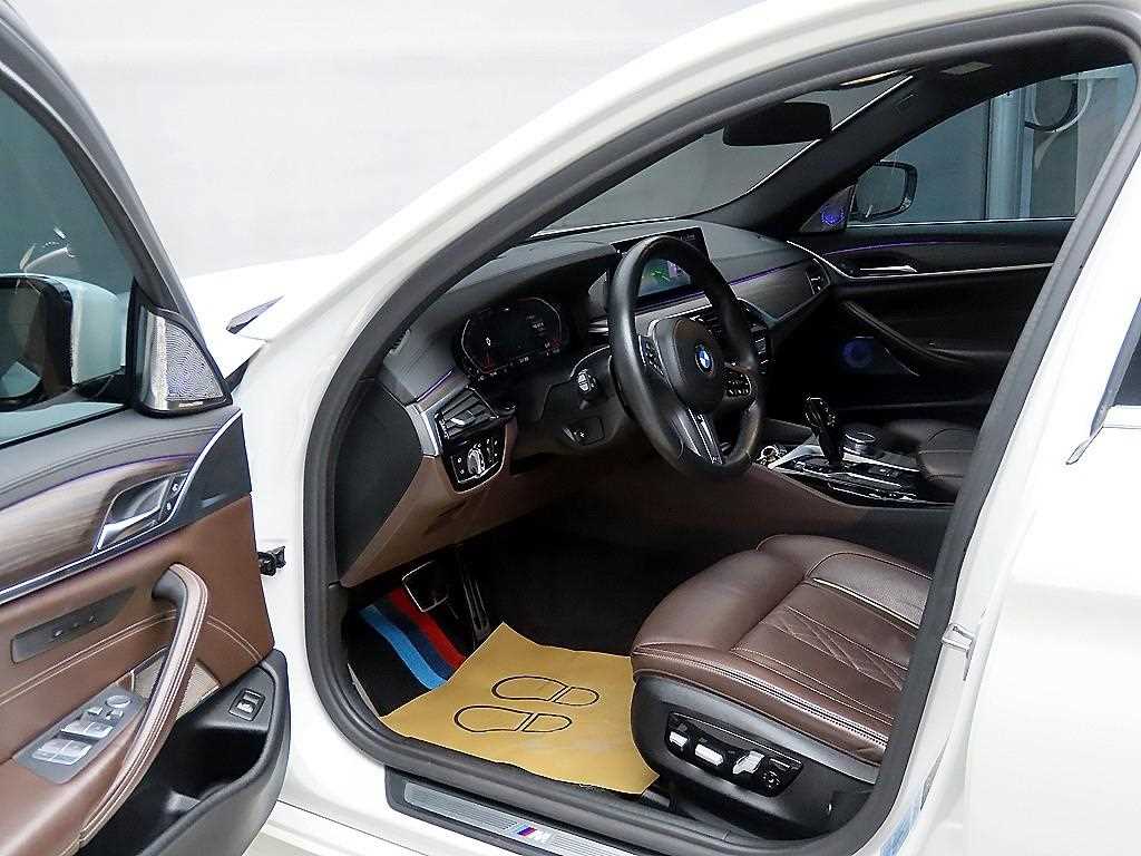 BMW 5 Series - Vista 5