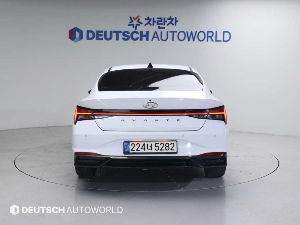 HYUNDAI Avante - Vista 4