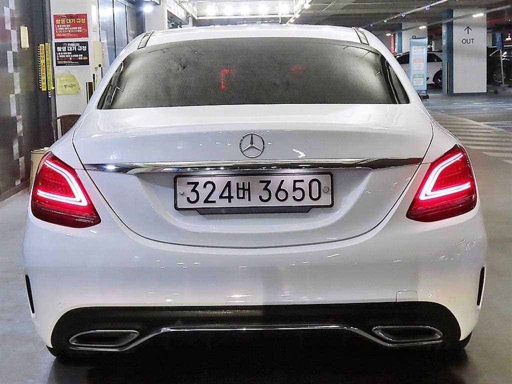 Mercedes Benz C Class - Vista 5