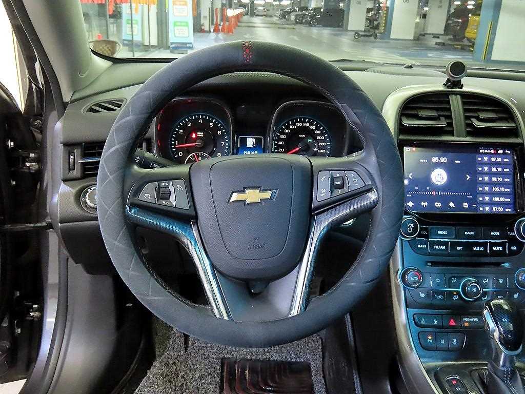 Chevrolet Malibu - Vista 8