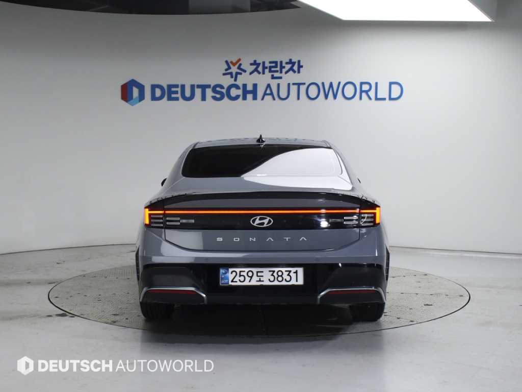 HYUNDAI Sonata - Vista 4
