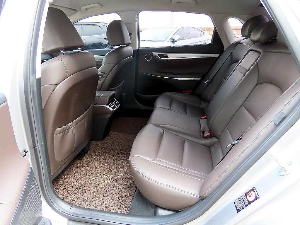 HYUNDAI Grandeur - Vista 6