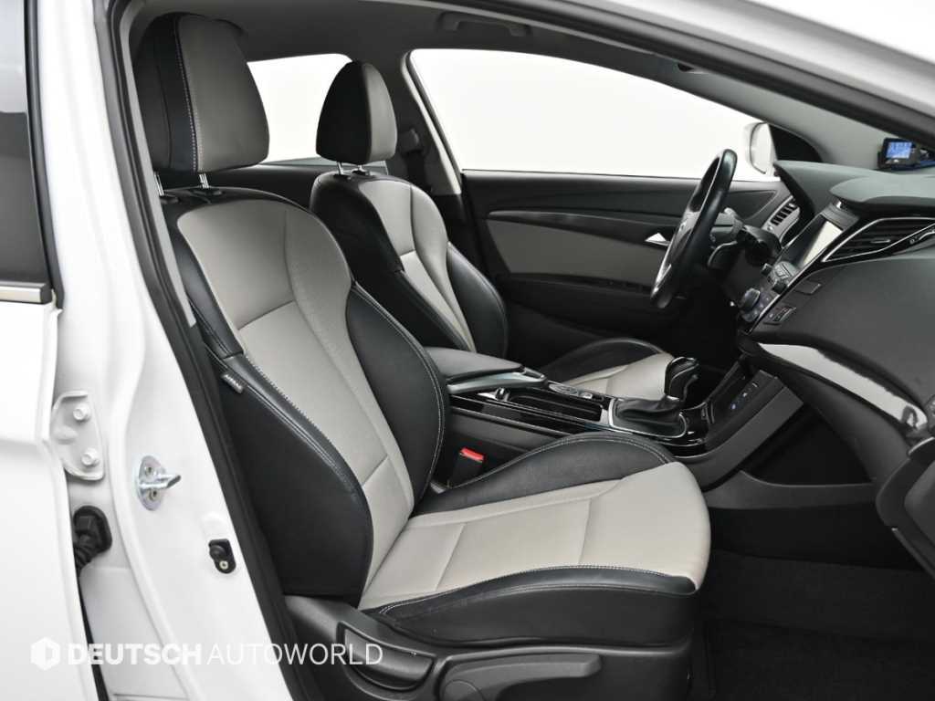 HYUNDAI i40 - Vista 10