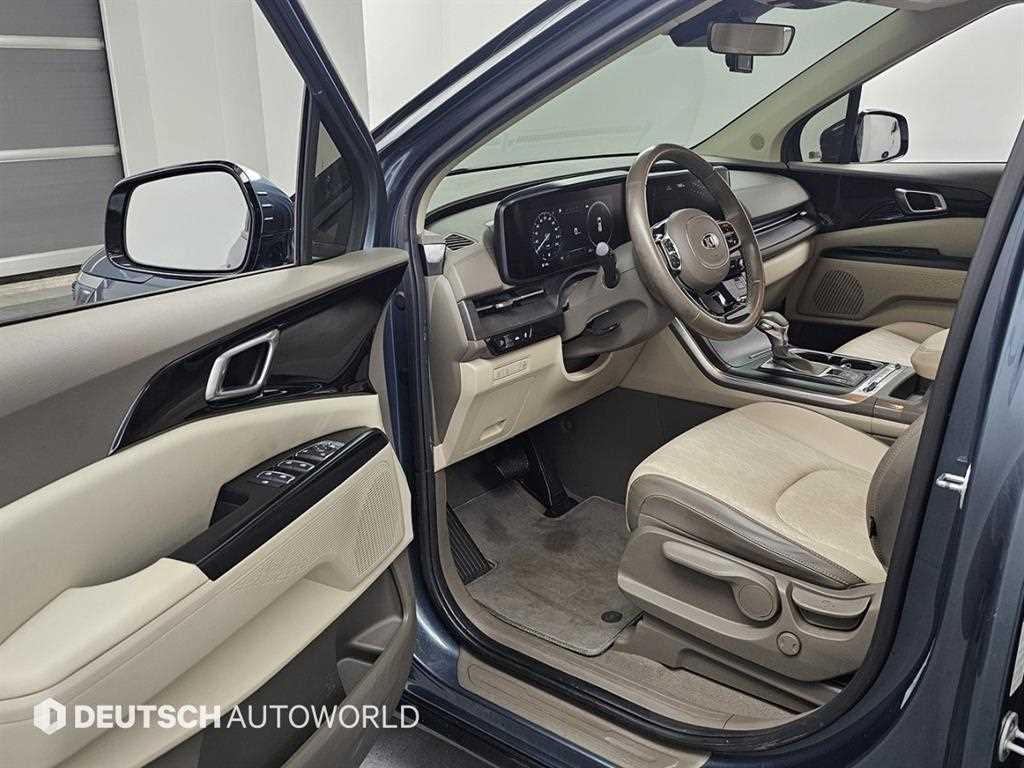 KIA Carnival - Vista 9