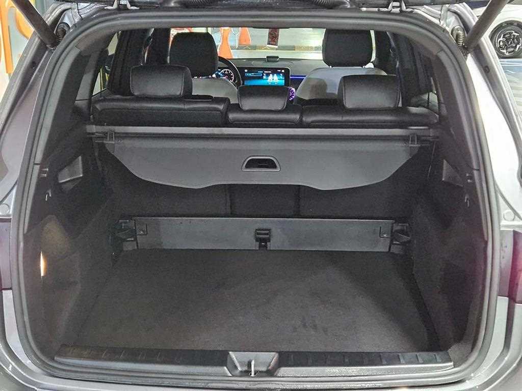 Mercedes Benz GLB Class - Vista 7