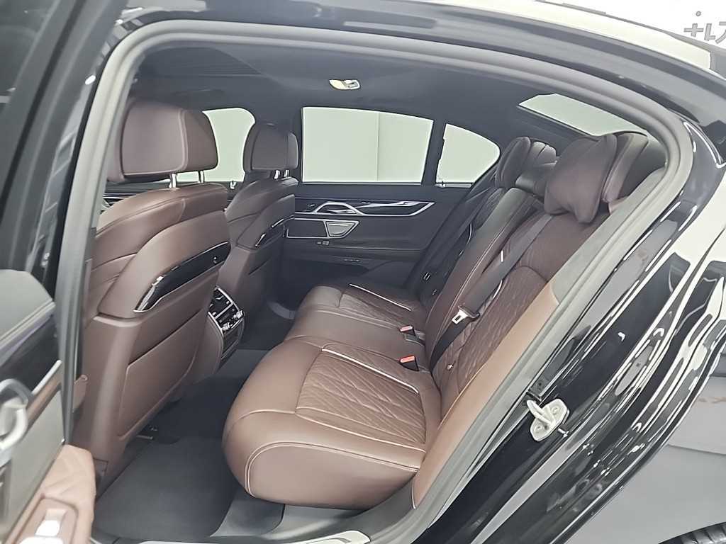 BMW 7 Series - Vista 12