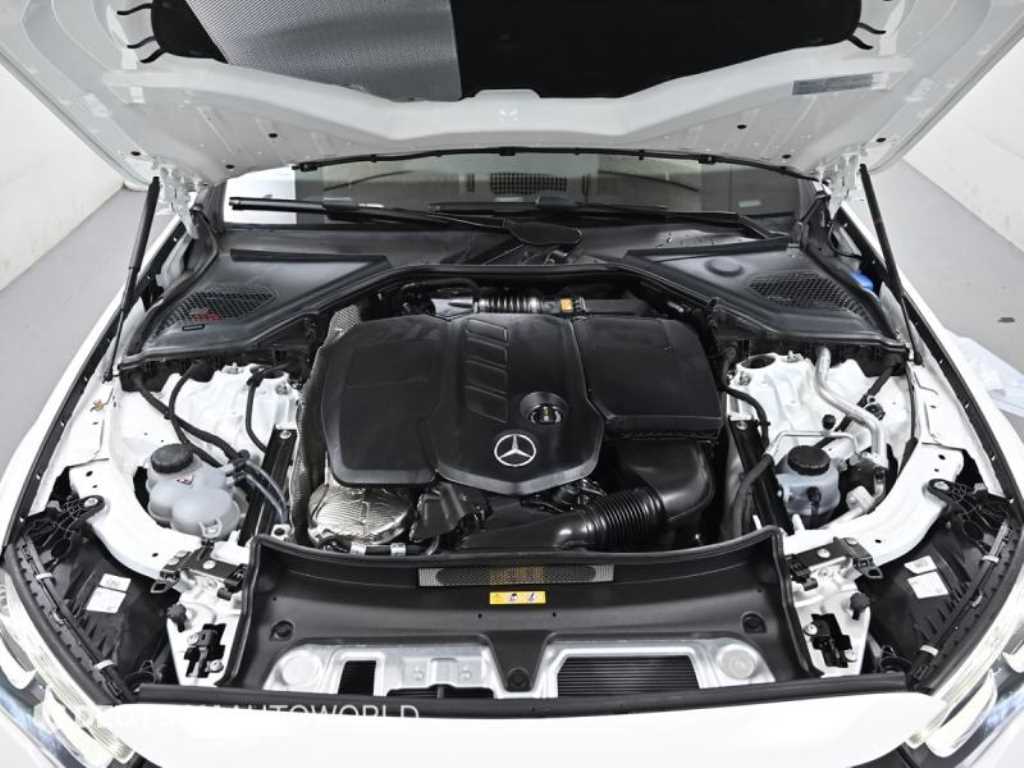 Mercedes Benz E class - Vista 6