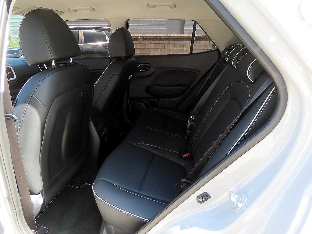 HYUNDAI Venue - Vista 6