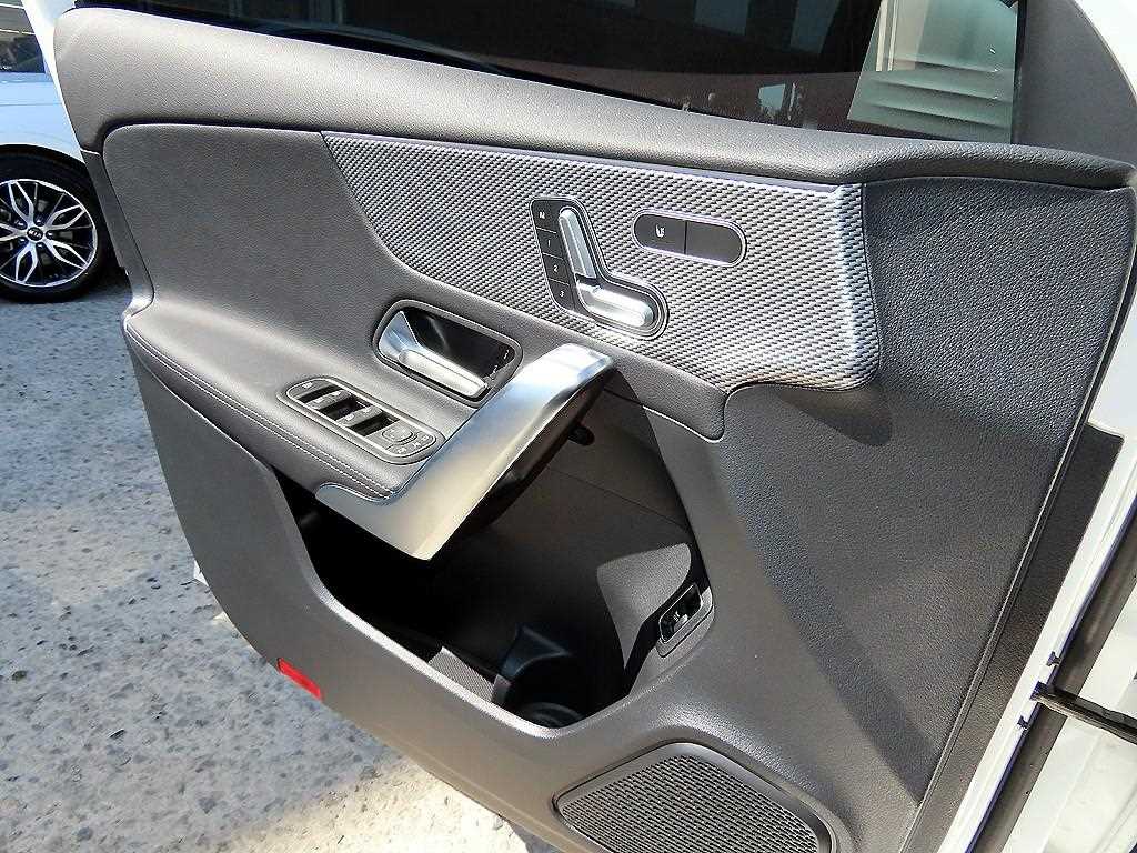 Mercedes Benz A Class - Vista 12