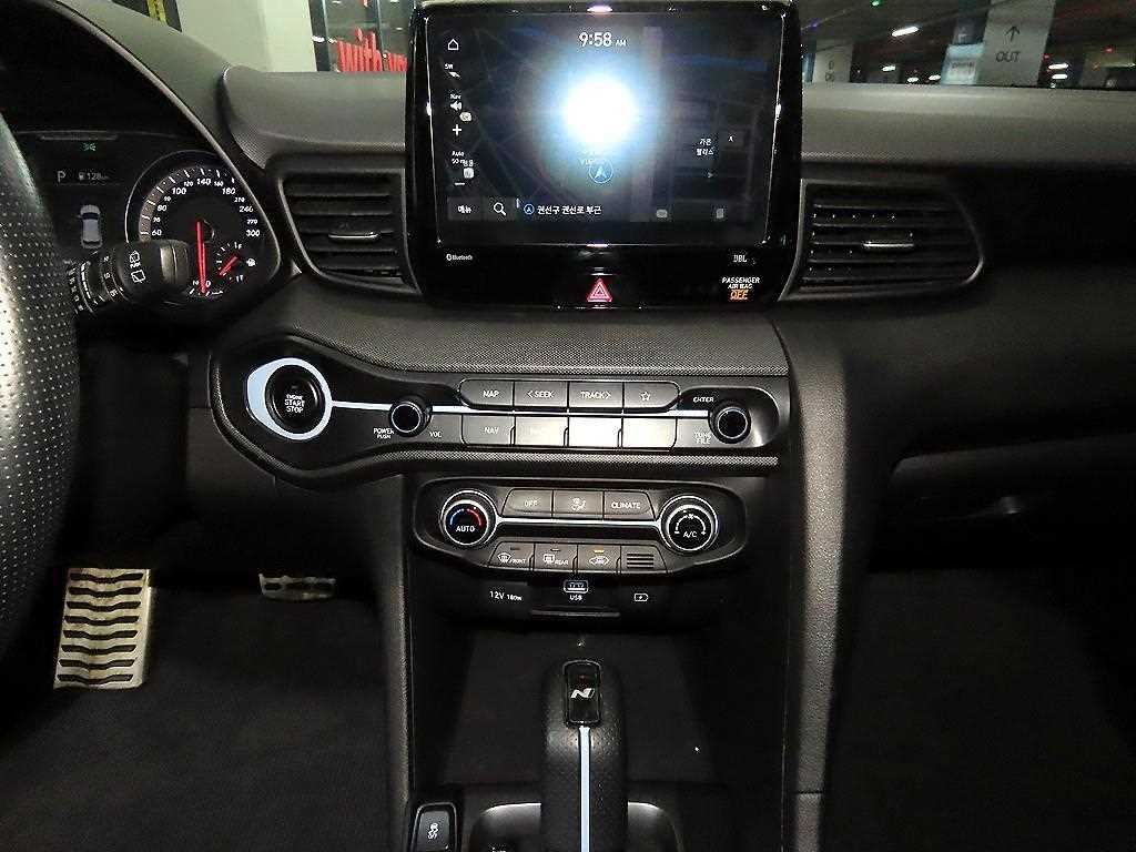 HYUNDAI Veloster - Vista 11