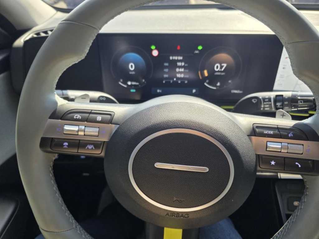 HYUNDAI Kona - Vista 10