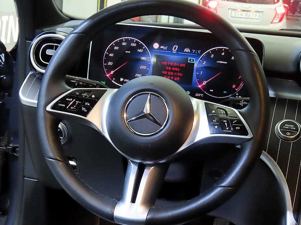 Mercedes Benz C Class - Vista 8