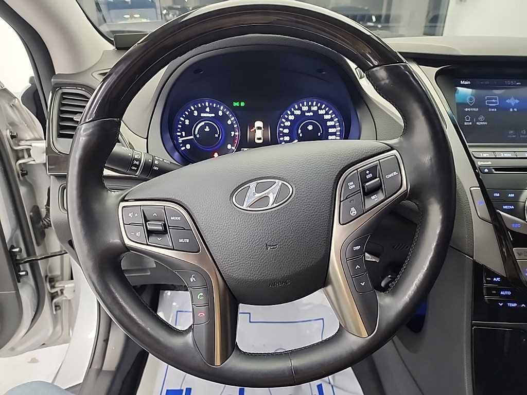 HYUNDAI Grandeur - Vista 9