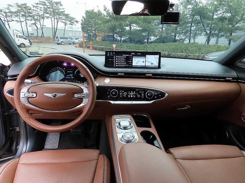 Genesis GV70 - Vista 7