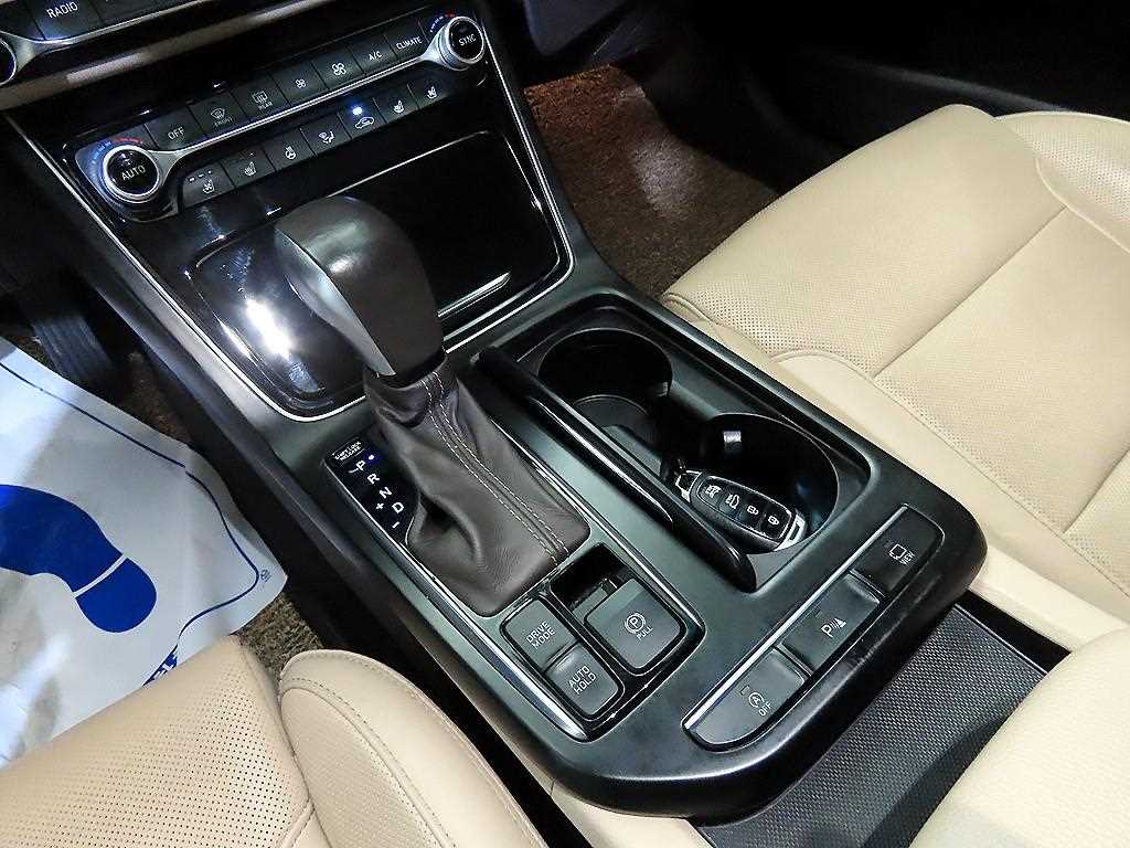 HYUNDAI Grandeur - Vista 12