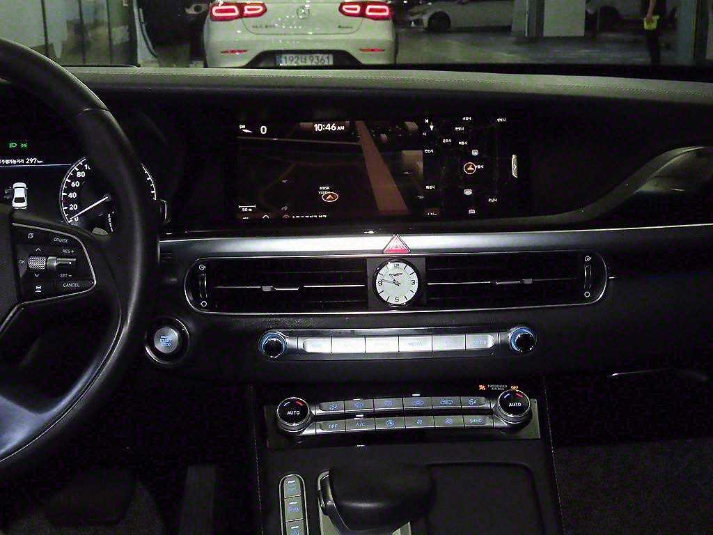 Genesis G90 - Vista 11