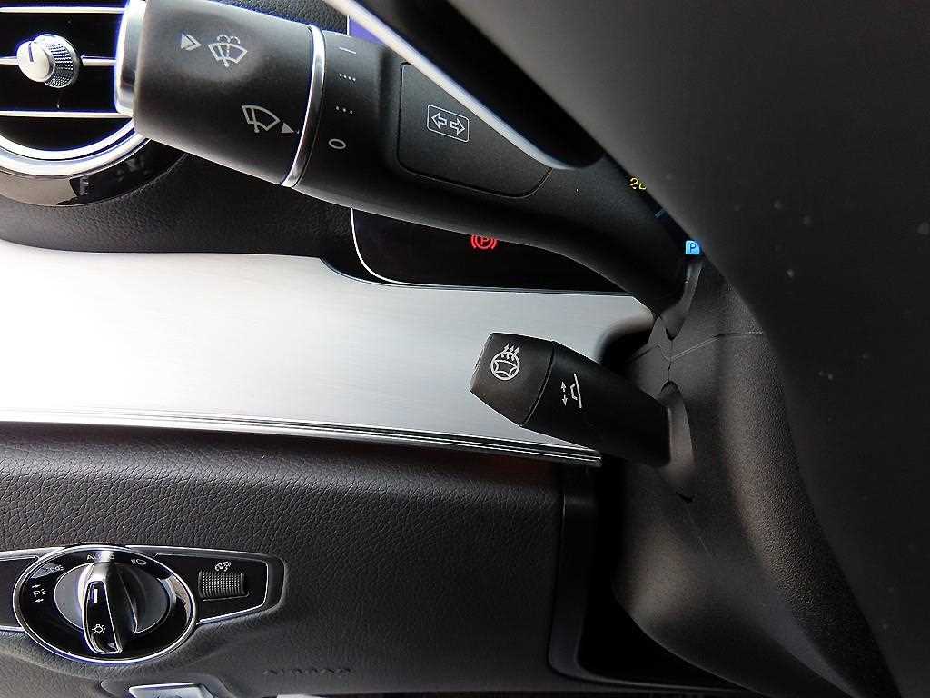 Mercedes Benz E class - Vista 12