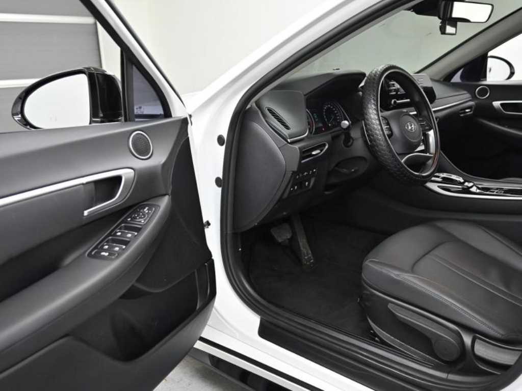 HYUNDAI Sonata - Vista 11