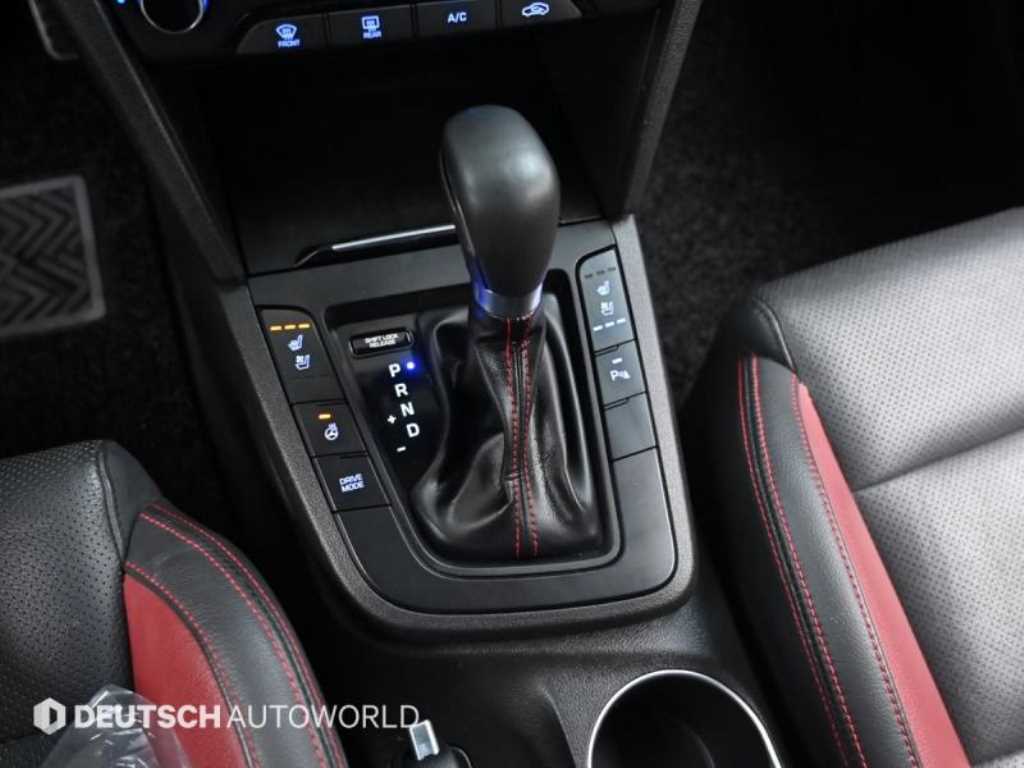 HYUNDAI Avante - Vista 9