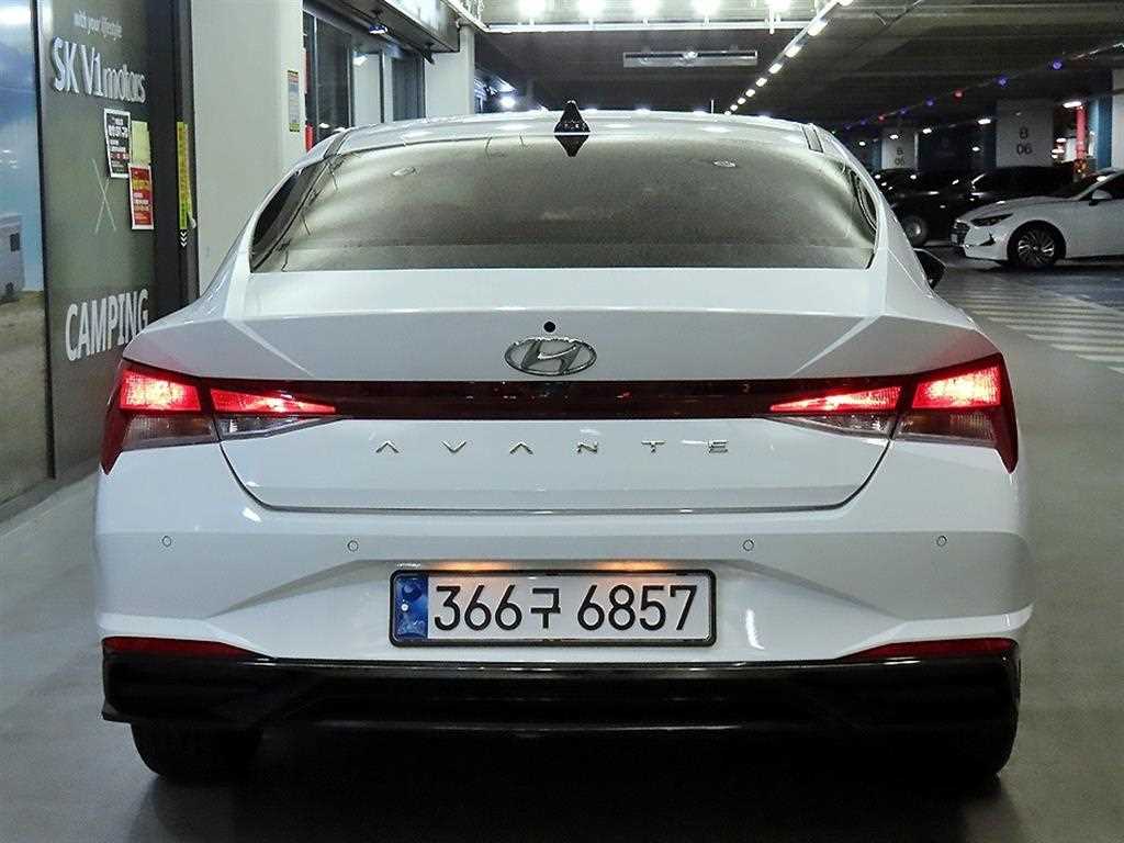 HYUNDAI Avante - Vista 5