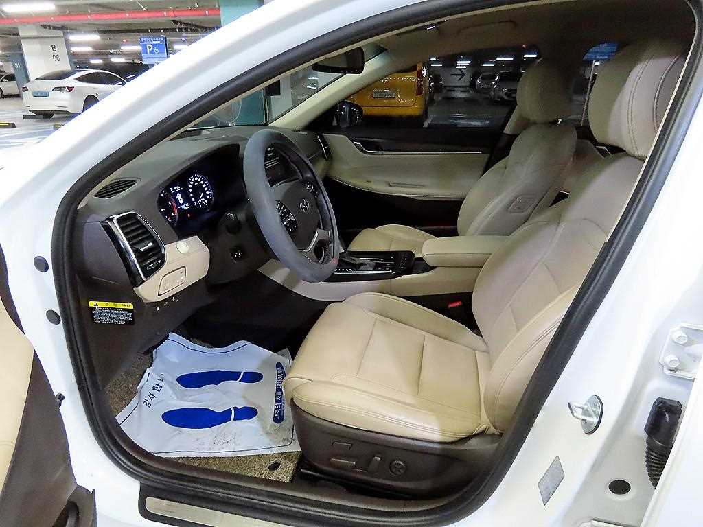 HYUNDAI Grandeur - Vista 7