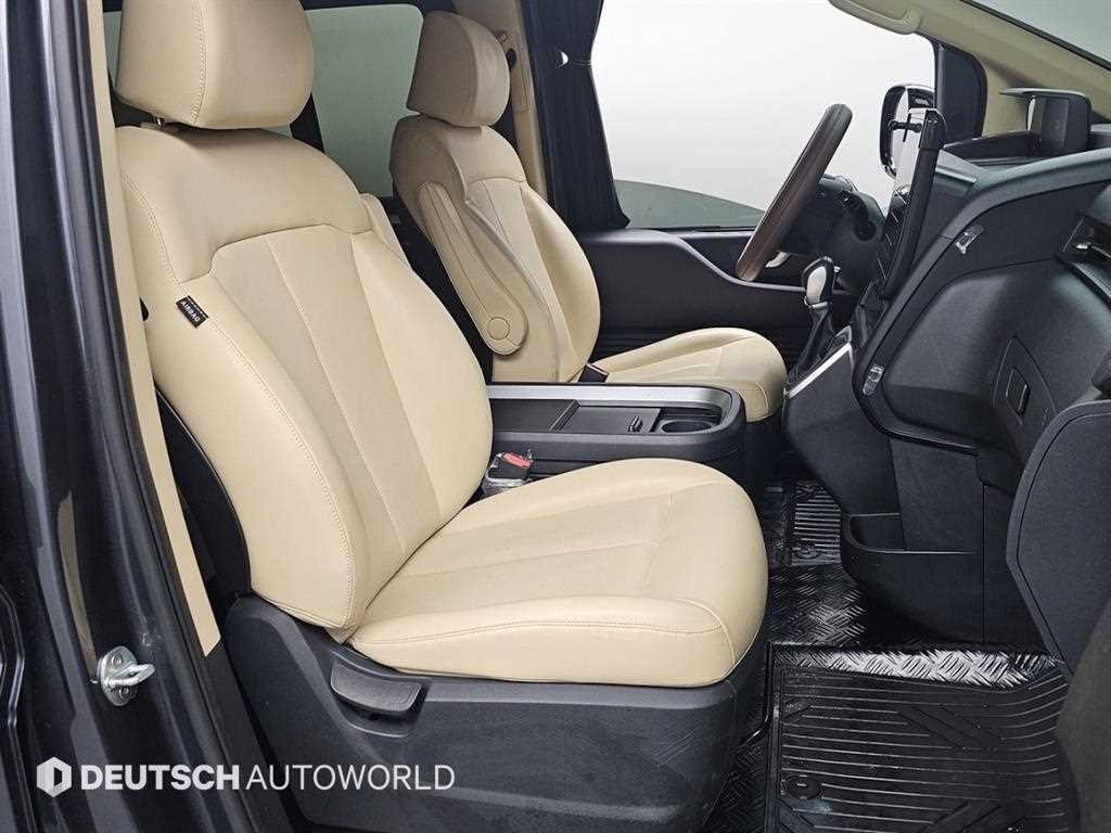 HYUNDAI Staria - Vista 10