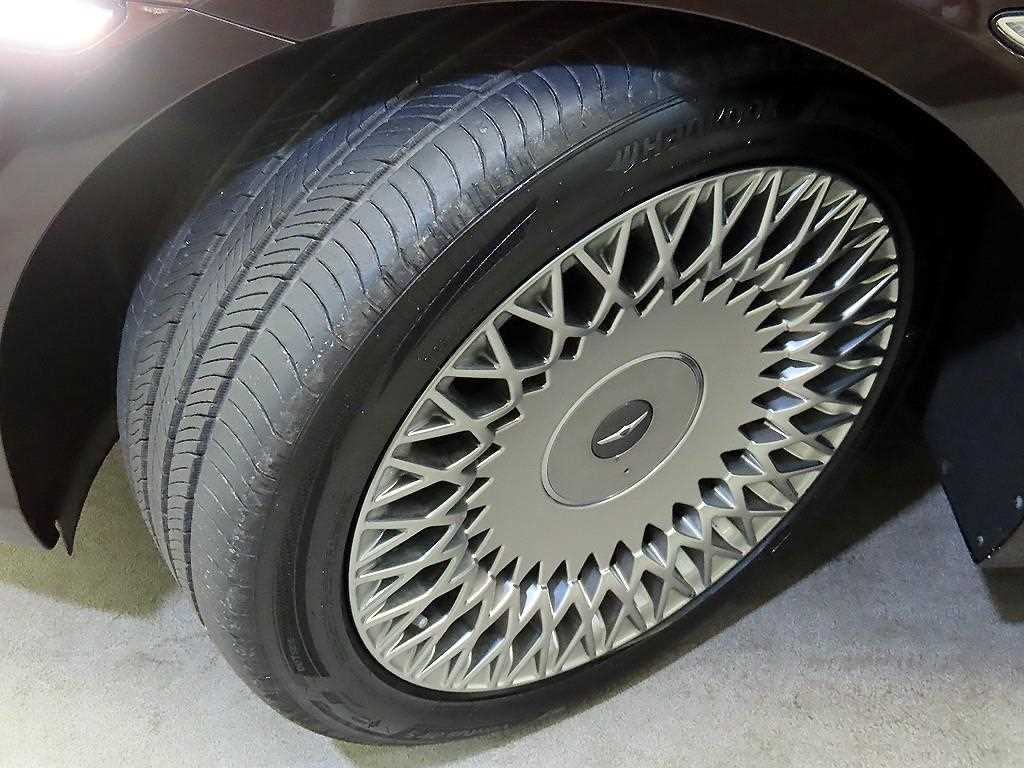 Genesis G90 - Vista 8