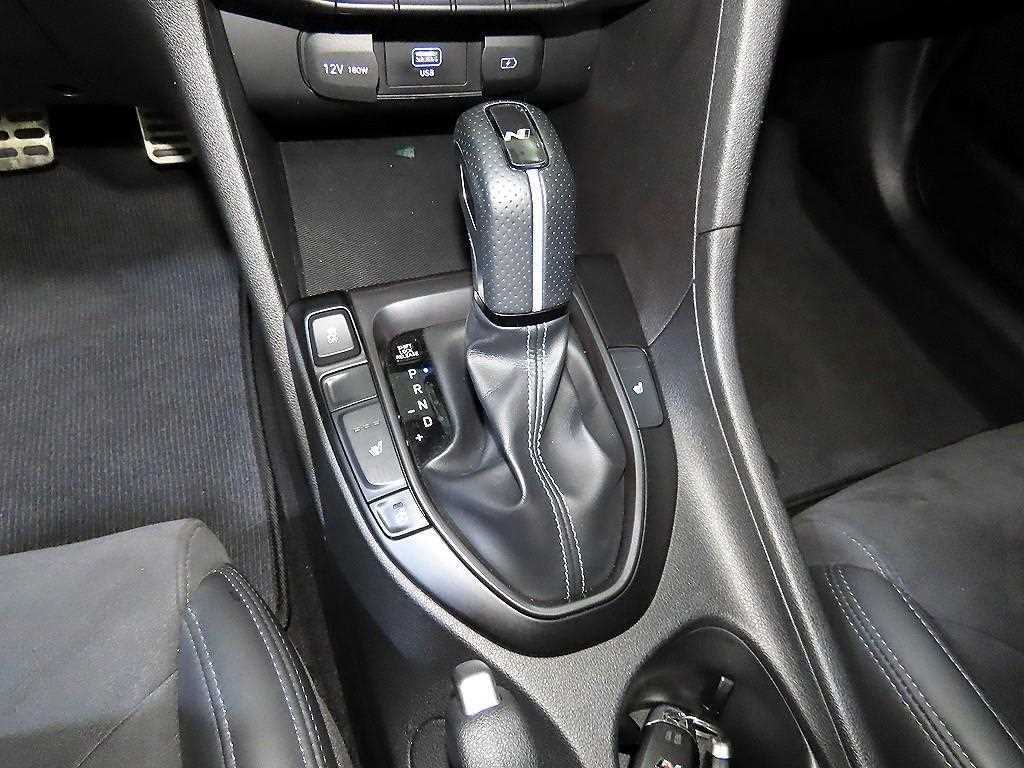 HYUNDAI Veloster - Vista 12