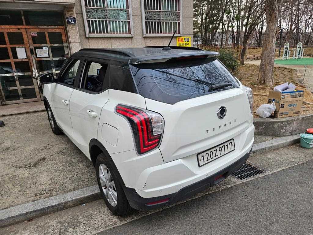 Ssangyong Tivoli - Vista 5