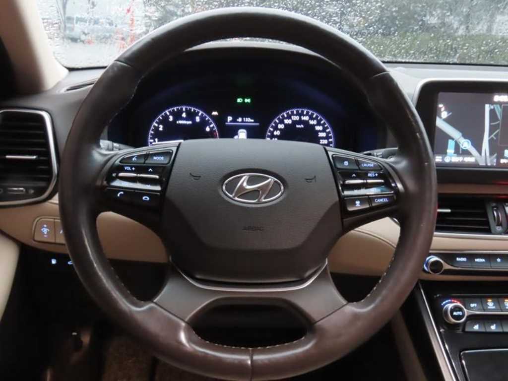 HYUNDAI Grandeur - Vista 9