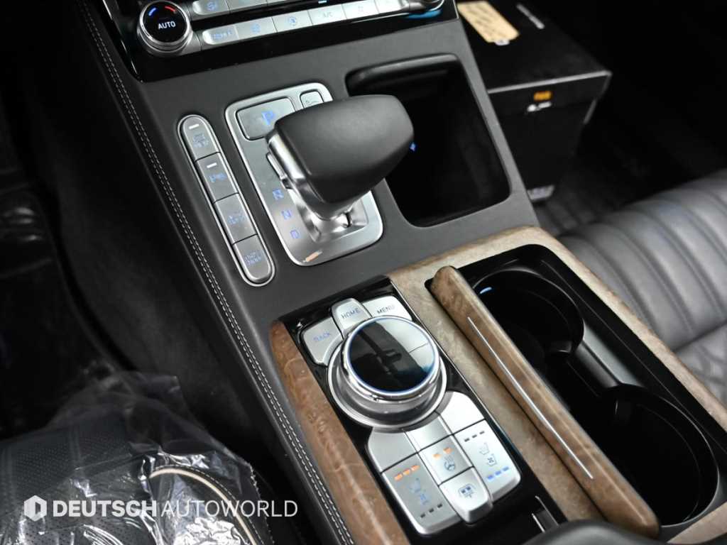 Genesis G90 - Vista 9