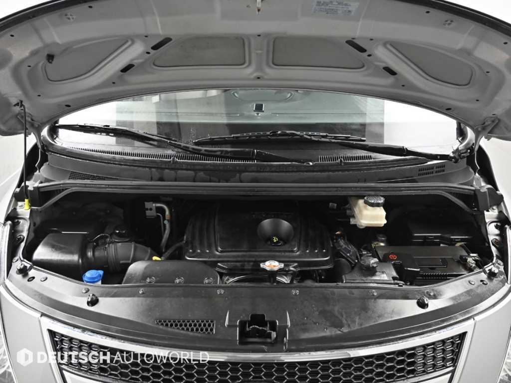 HYUNDAI Starex - Vista 6