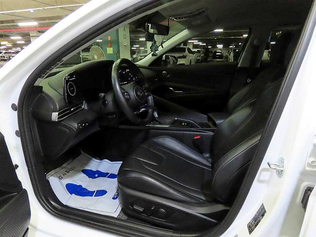 HYUNDAI Avante - Vista 6