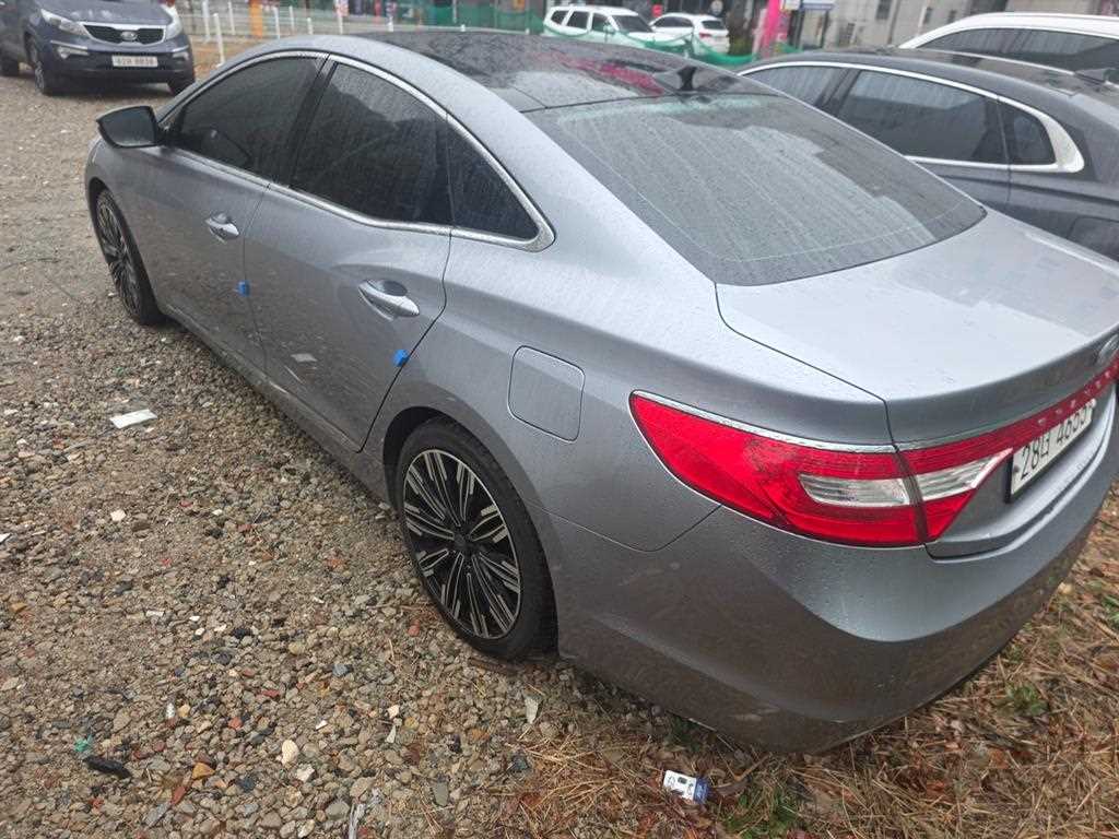 HYUNDAI Grandeur - Vista 6