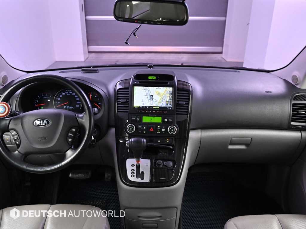 KIA Carnival - Vista 7