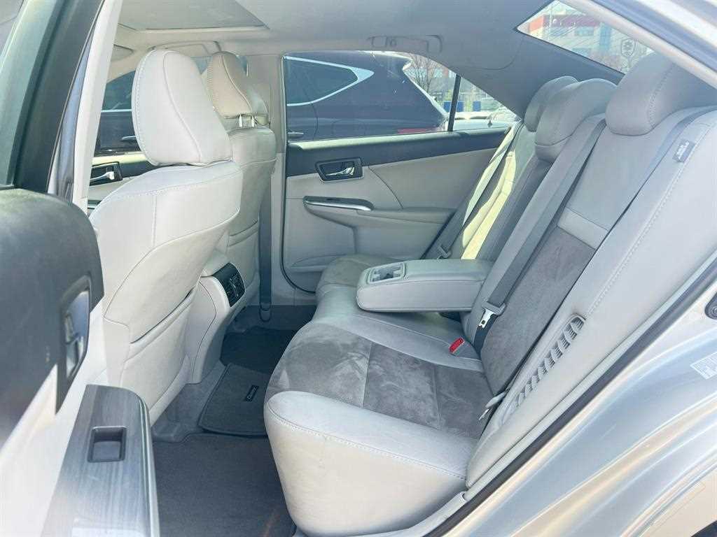 Toyota Camry - Vista 6