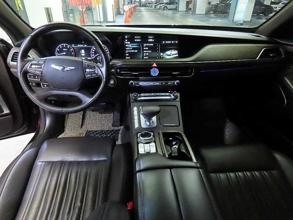 Genesis G90 - Vista 9