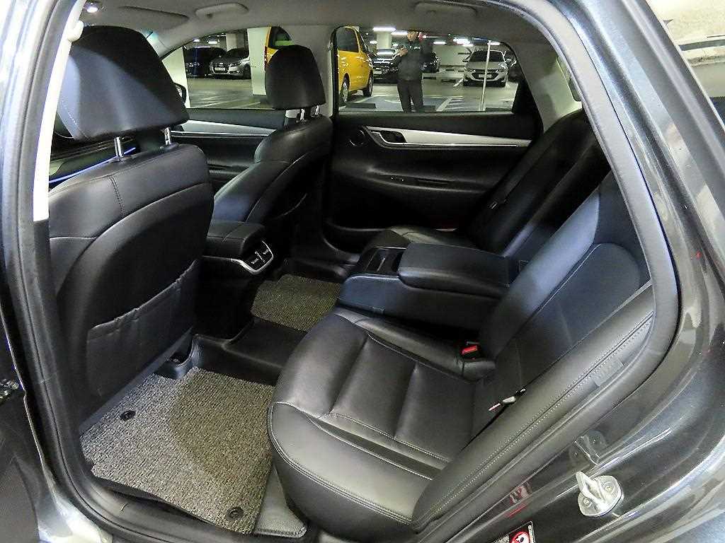 HYUNDAI Grandeur - Vista 7