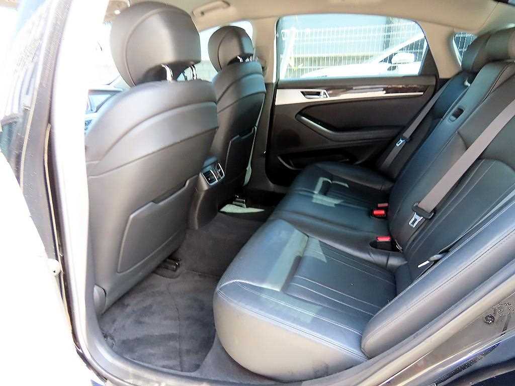 Genesis G80 - Vista 6