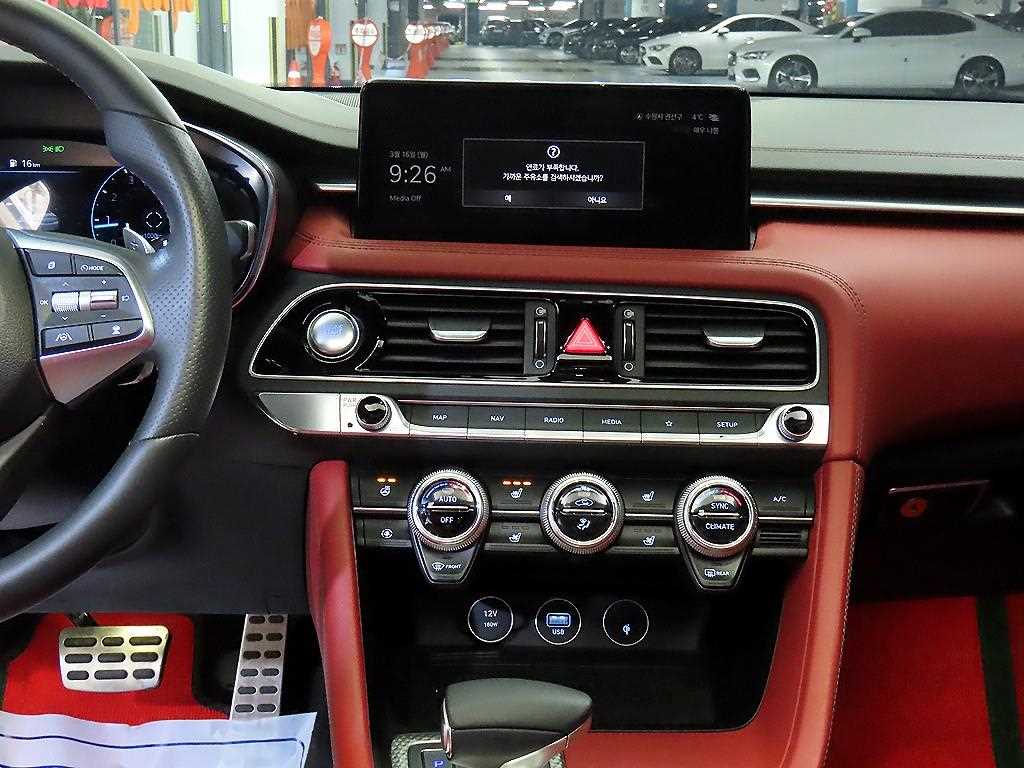 Genesis G70 - Vista 11