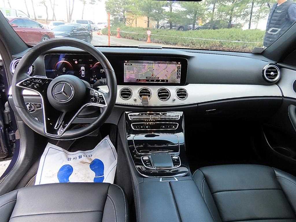 Mercedes Benz E class - Vista 7