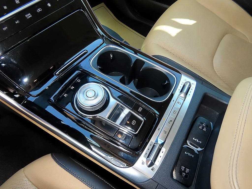 KIA Carnival - Vista 11