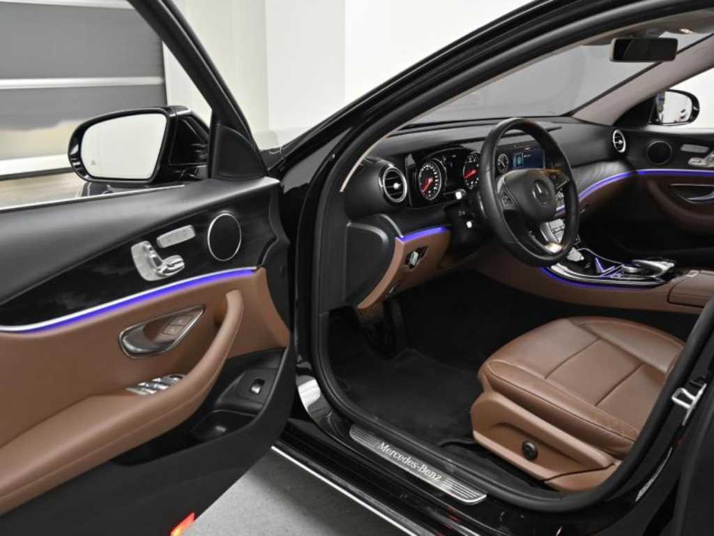 Mercedes Benz E class - Vista 11