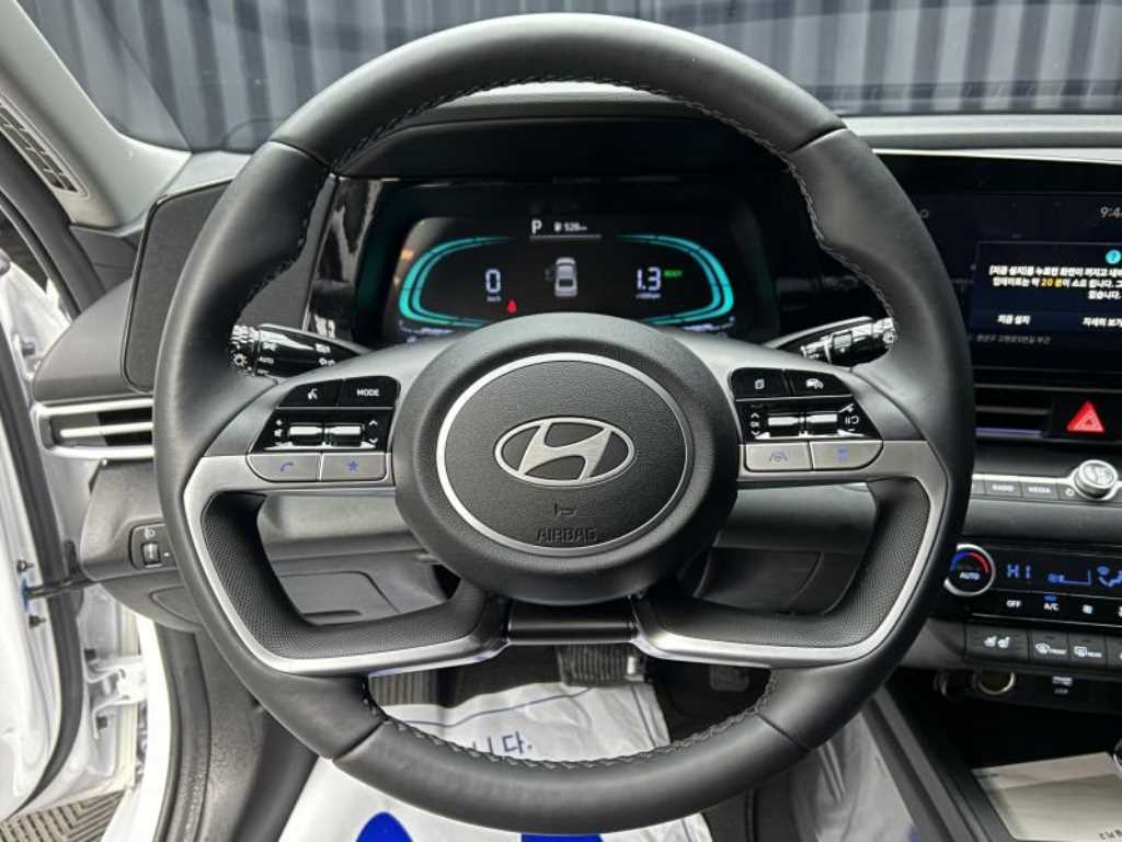 HYUNDAI Avante - Vista 8