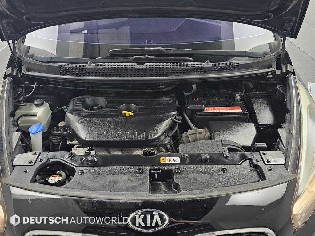 KIA Carens - Vista 6