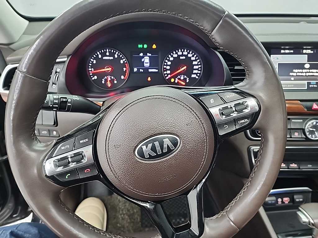 KIA K7 - Vista 10
