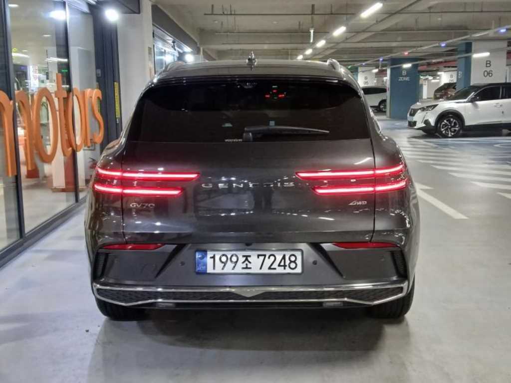 Genesis GV70 - Vista 4
