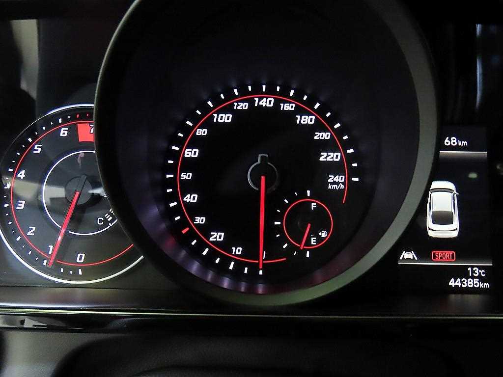 HYUNDAI Avante - Vista 9