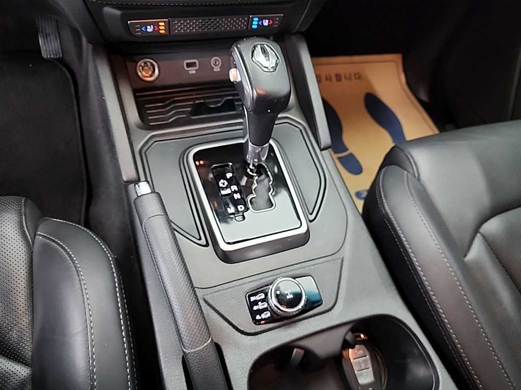 Ssangyong Rexton - Vista 8