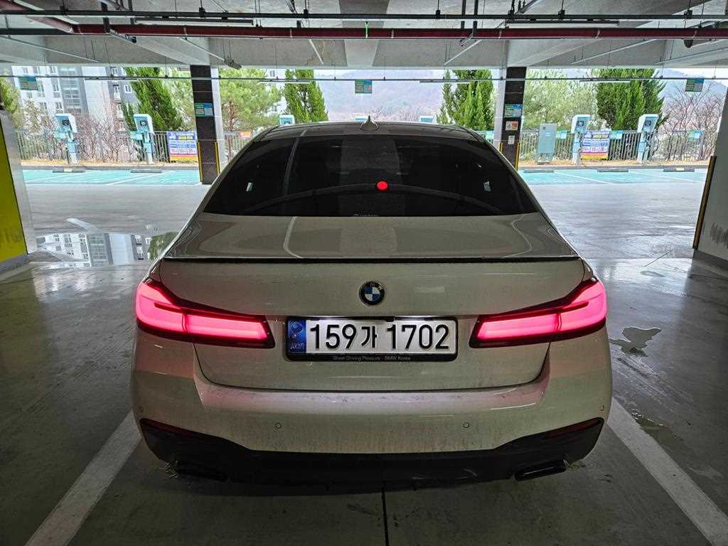 BMW 5 Series - Vista 4